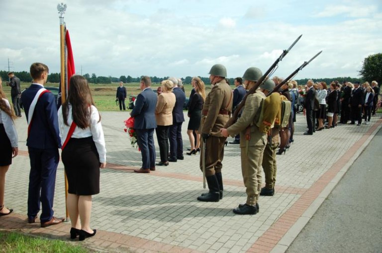  Powiatowa uroczystość patriotyczna na Polach Krajańskich 