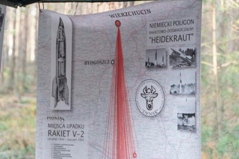  W Kuźnicy Grabowskiej wydobyto fragmenty 14-metrowej rakiety Hitlera 