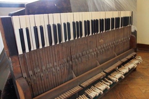   20 000 na konserwację zabytkowego fortepianu