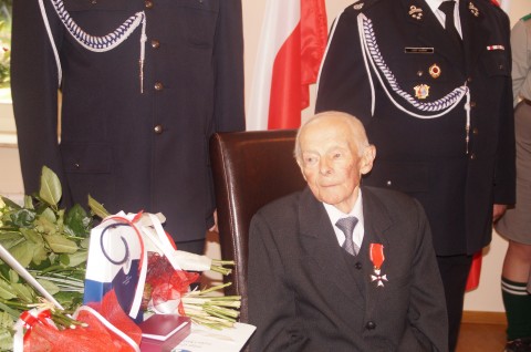   Major Jeziorny odznaczony Krzyżem Kawalerskim Orderu Odrodzenia Polski
