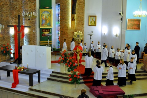  Wierni uczestniczyli w liturgii wielkopiątkowej