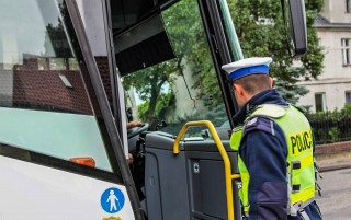  Policja uruchamia punkt kontroli autobusów
