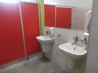  Nowe łazienki w Zespole Szkół
