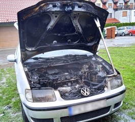  Pożar komory silnika w samochodzie