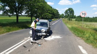  Wypadek z udziałem samochodu nauki jazdy. Poszkodowana kursantka oraz instruktor 