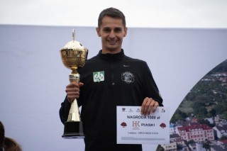  Damian Dyduch z Kępna najlepszy podczas Półmaratonu Aleją Dębów Czerwonych 