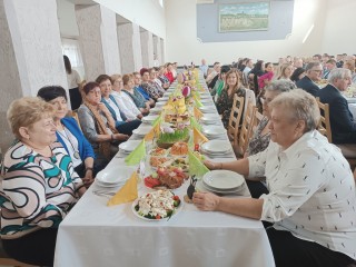 Zdjęcie -  Wielkanocne spotkanie przy świątecznym stole