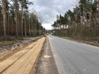 Zdjęcie -  Ruszyła budowa blisko 4-kilometrowej ścieżki pieszo-rowerowej w gminie Galewice 