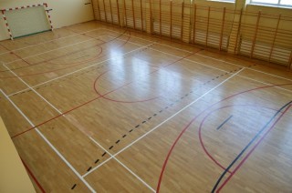  Odmalowanie linii w sali gimnastycznej Zespołu Szkół