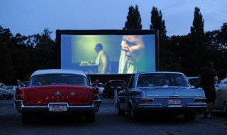  Samochodowe kino i projekt filmowy 